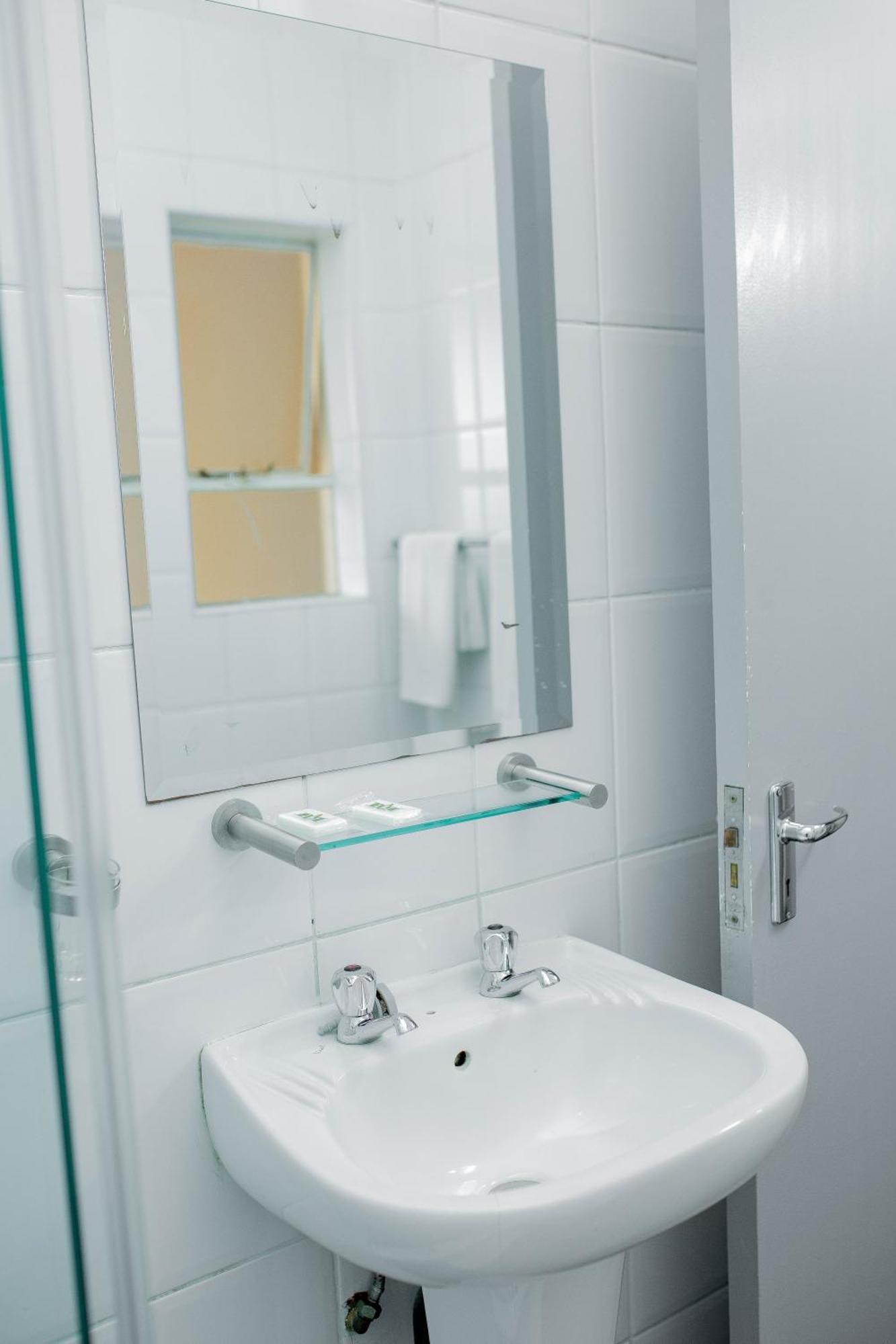 Vetho 2 Apartments Or Tambo Airport Kempton Park Eksteriør billede