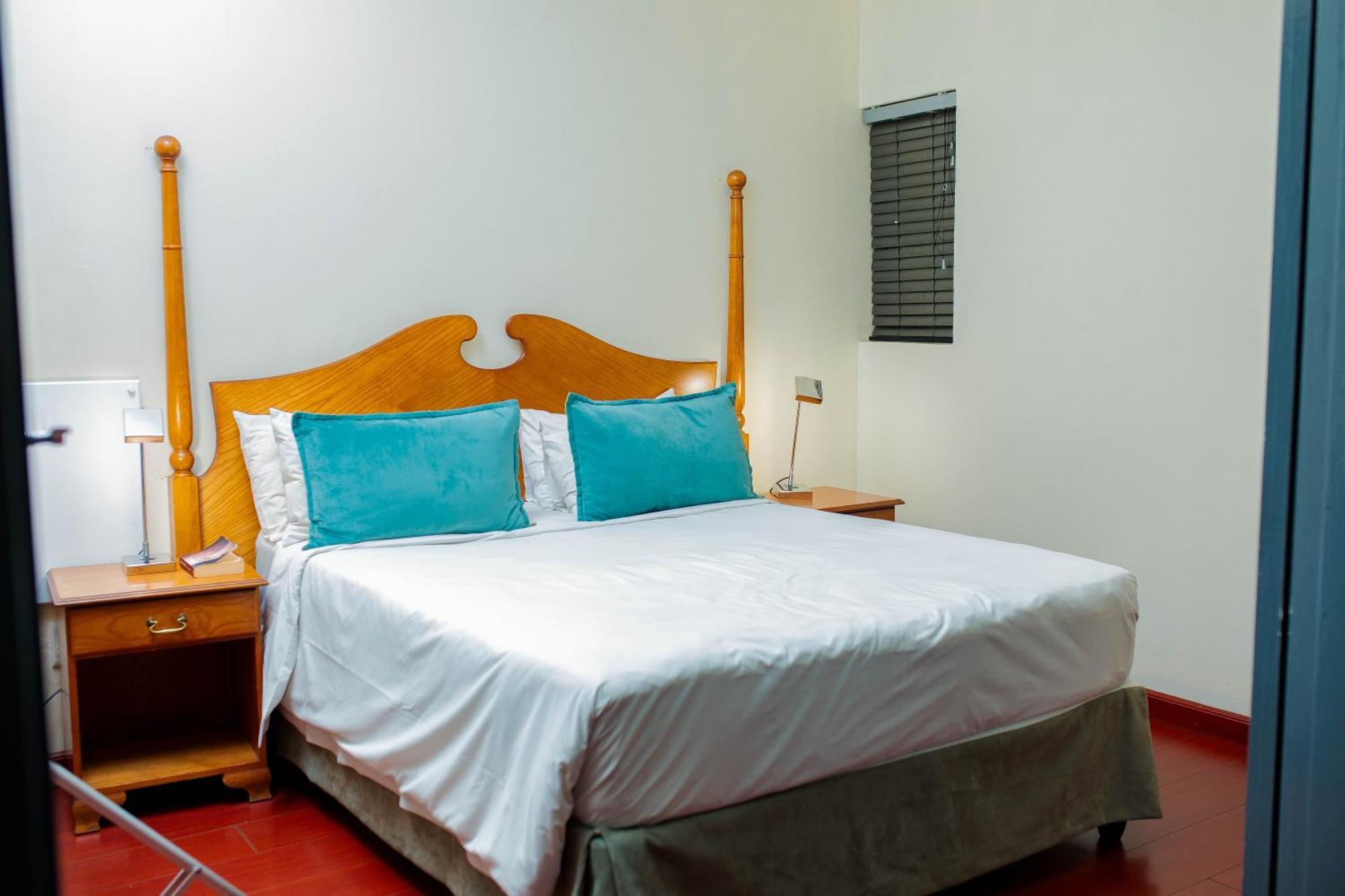 Vetho 2 Apartments Or Tambo Airport Kempton Park Eksteriør billede