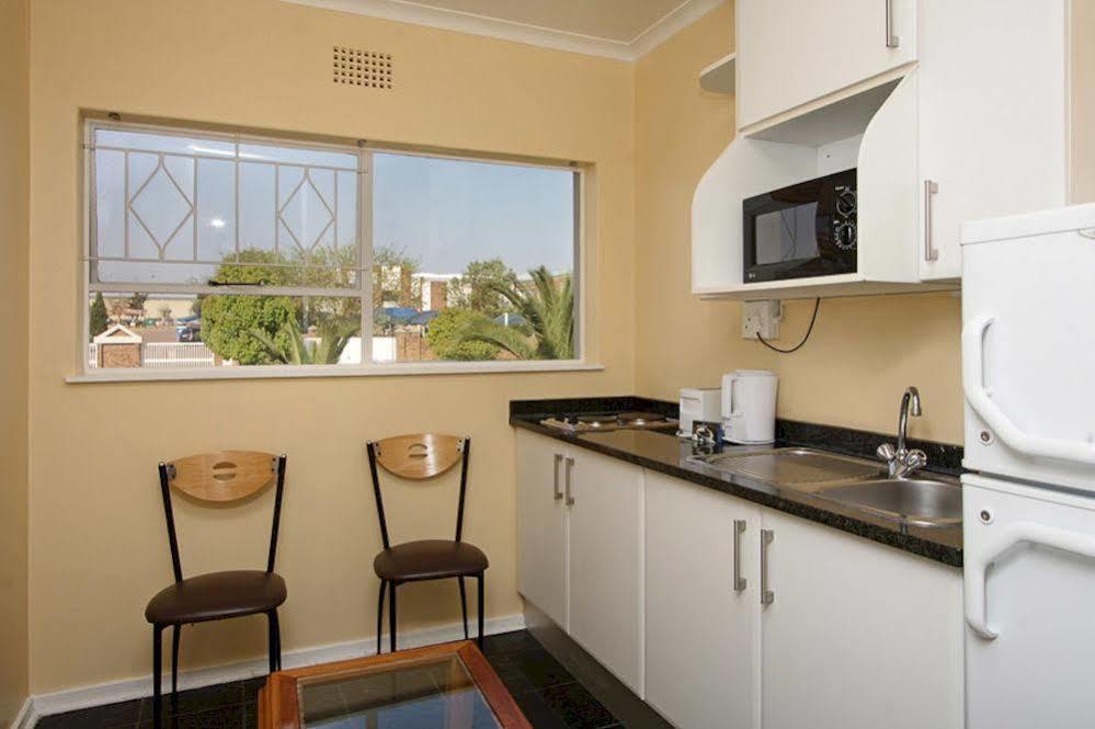 Vetho 2 Apartments Or Tambo Airport Kempton Park Eksteriør billede