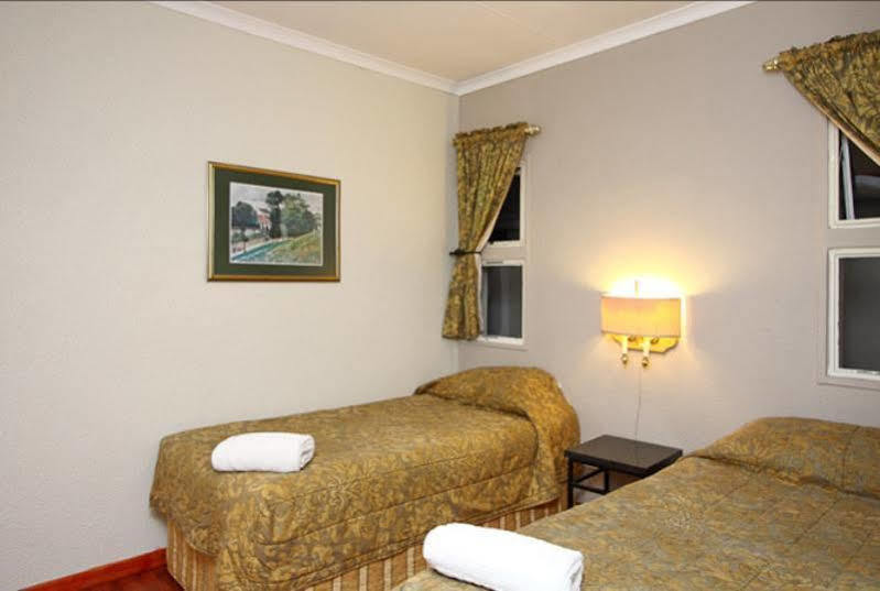 Vetho 2 Apartments Or Tambo Airport Kempton Park Eksteriør billede