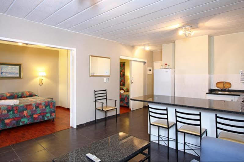 Vetho 2 Apartments Or Tambo Airport Kempton Park Eksteriør billede