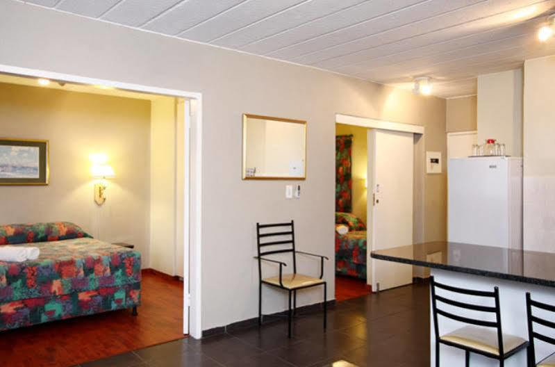 Vetho 2 Apartments Or Tambo Airport Kempton Park Eksteriør billede