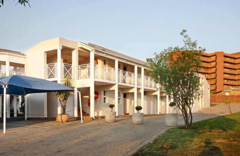 Vetho 2 Apartments Or Tambo Airport Kempton Park Eksteriør billede